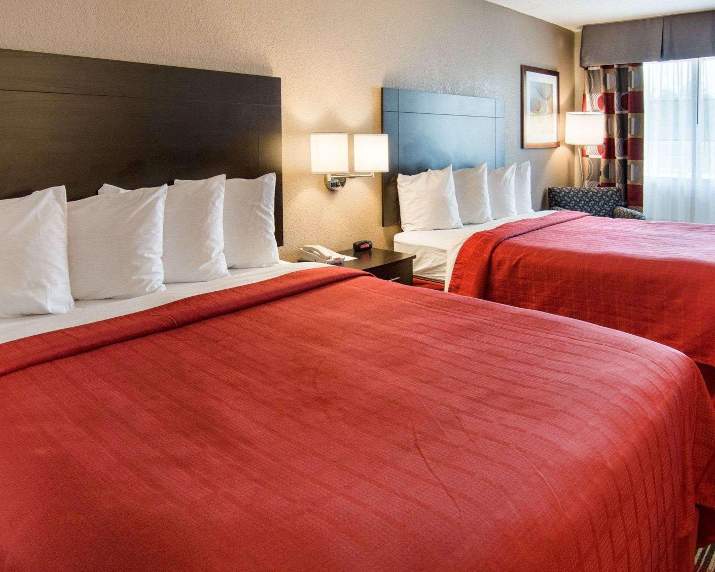 Quality Inn Near Parc נאצ'יטוצ'ס מראה חיצוני תמונה