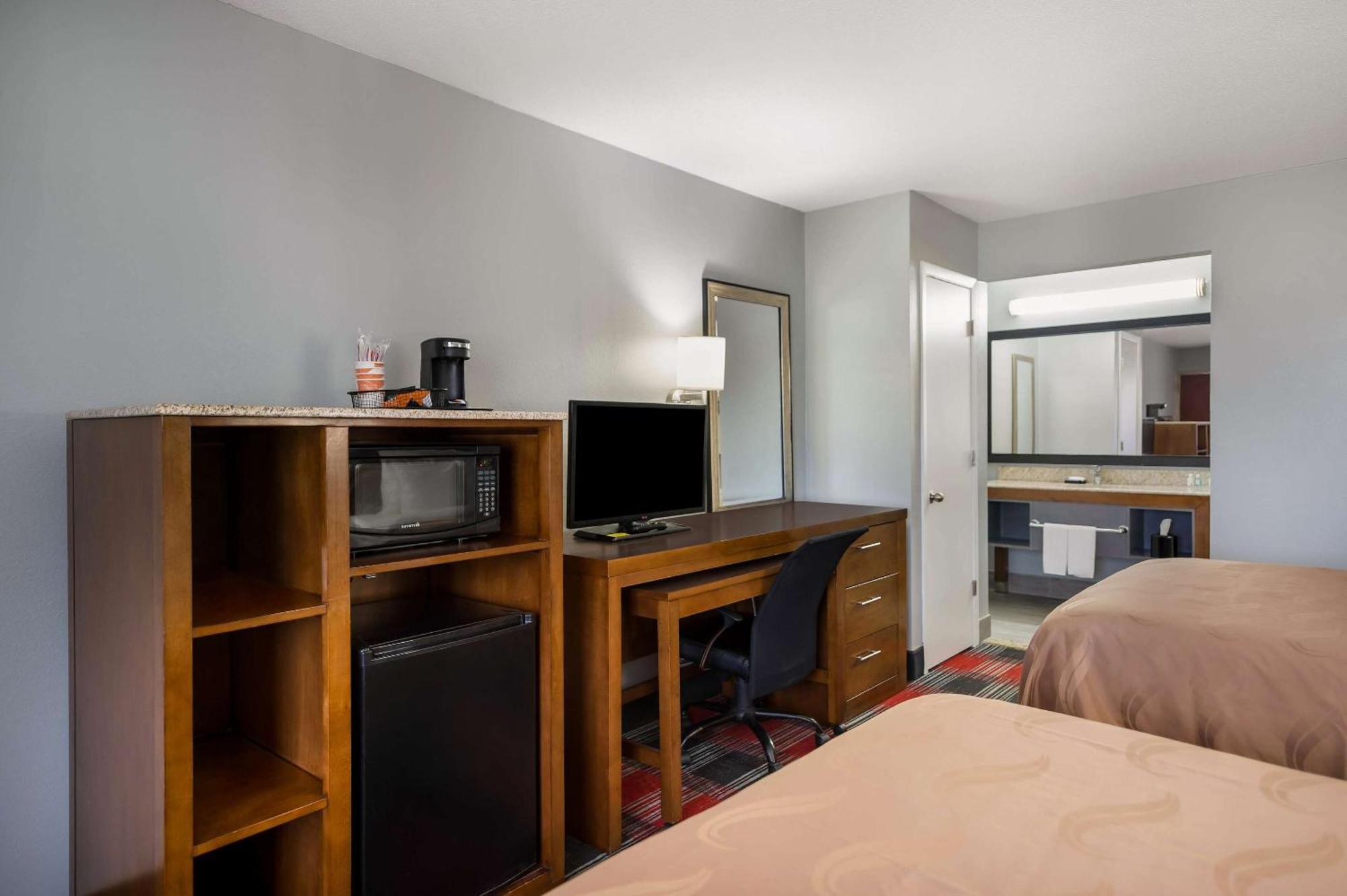 Quality Inn Near Parc נאצ'יטוצ'ס מראה חיצוני תמונה